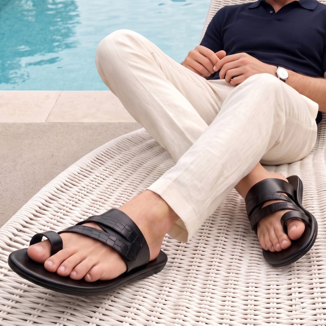 Mochi Men Black Casual Slippers (SKU: 16-1076-11-39)
