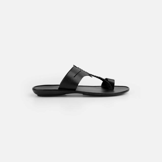 Mochi Men Black Ethnic Kolhapuris (SKU: 16-1136-11-40)