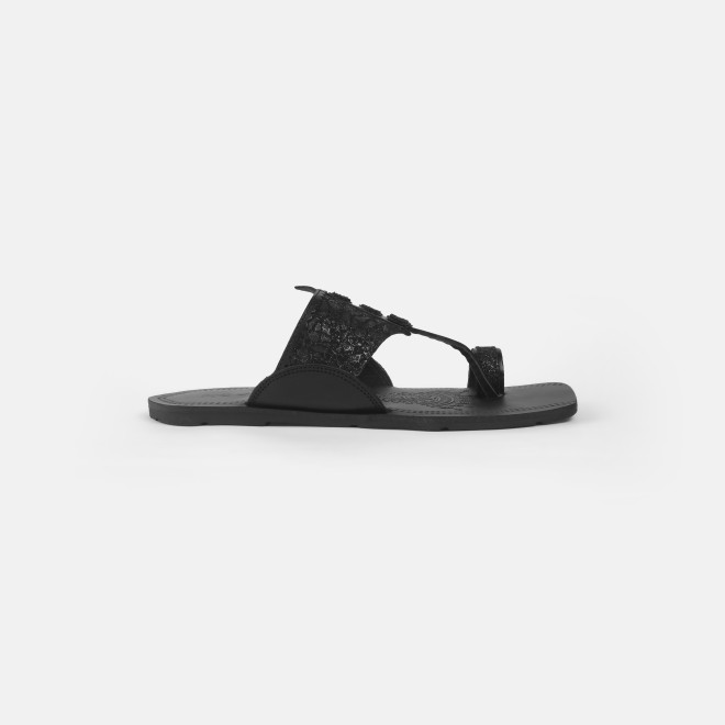 Mochi Men Black Ethnic Kolhapuris (SKU: 16-1144-11-40)