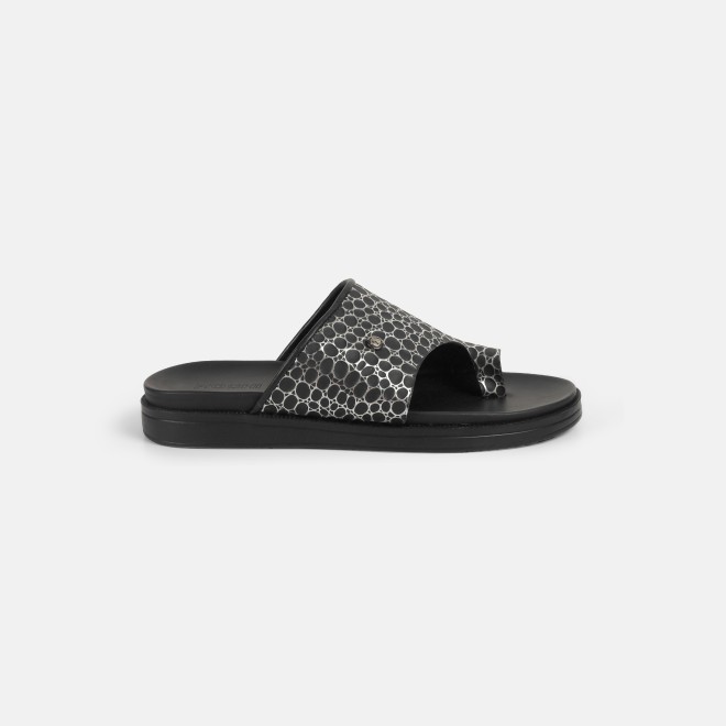 Mochi Men Black Casual Slippers (SKU: 16-1155-11-40) Mochi Men Black Casual Slippers (SKU: 16-1155-11-40)
