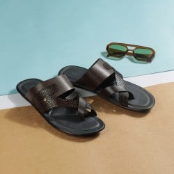 Mochi Men Brown Casual Slippers