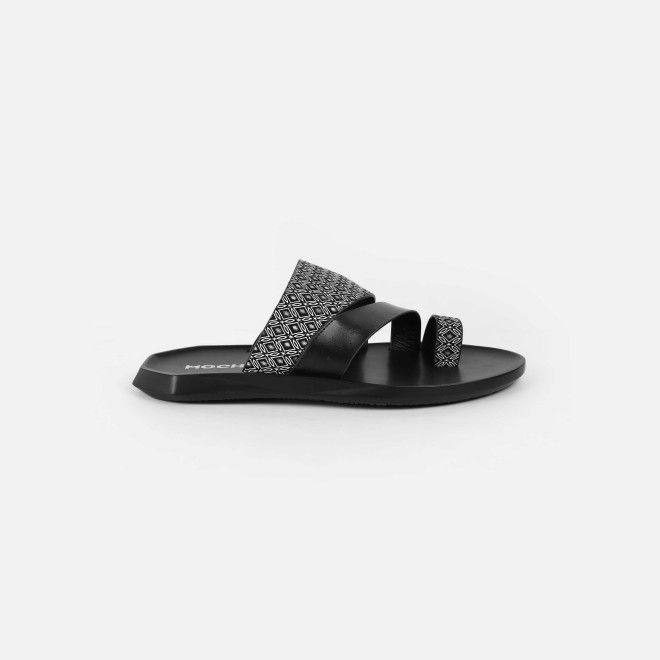 Mochi Men White Casual Slippers (SKU: 16-1249-16-42)