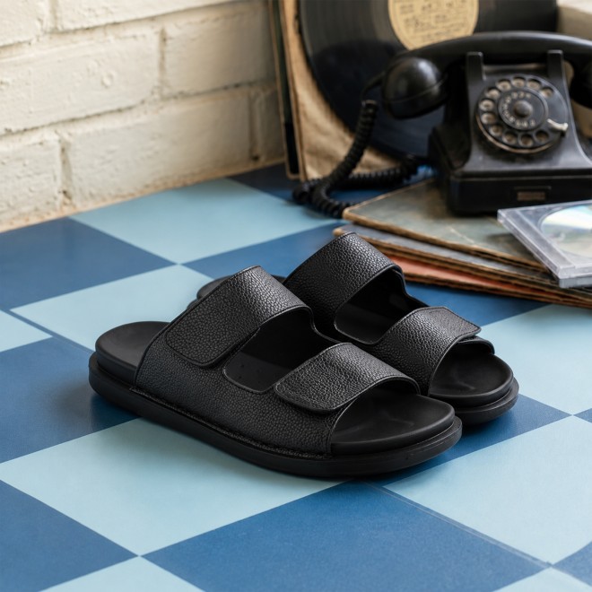 Mochi Men Black Casual Slippers (SKU: 16-1287-11-39)