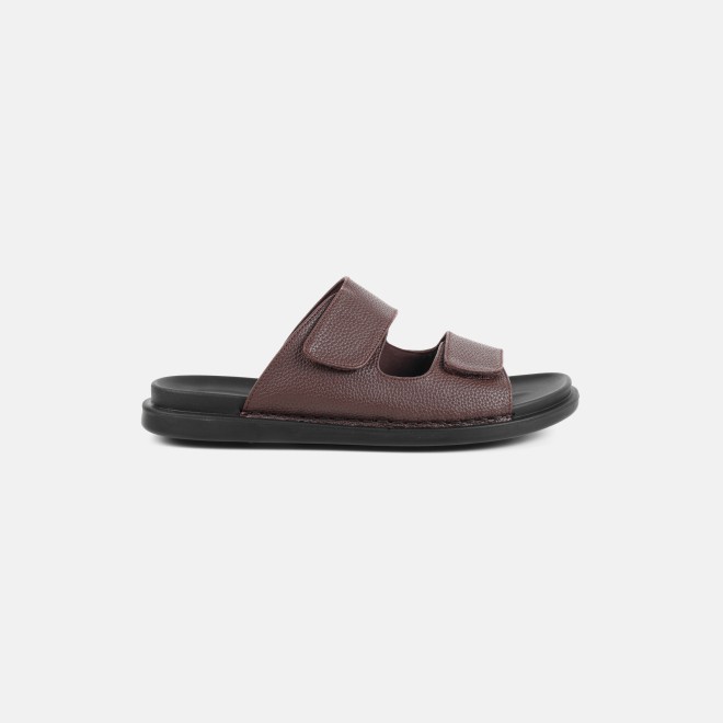 Mochi Men Brown Casual Slippers (SKU: 16-1287-12-42)
