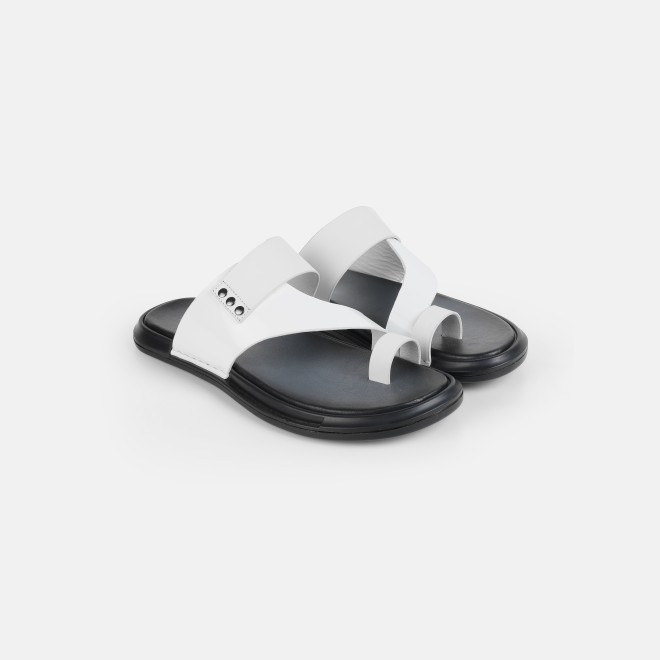 Mochi Men White Casual Slippers (SKU: 16-1318-16-40)