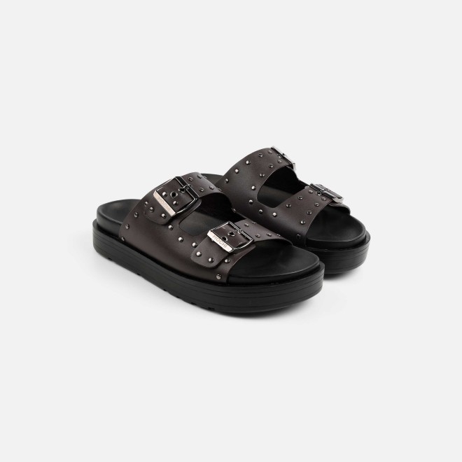 Mochi Men Brown Casual Slippers (SKU: 16-1322-12-42)