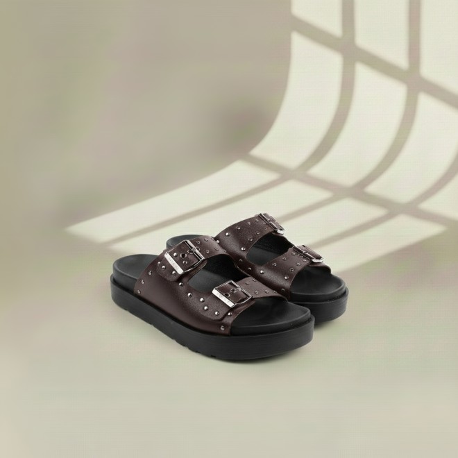 Mochi Men Brown Casual Slippers