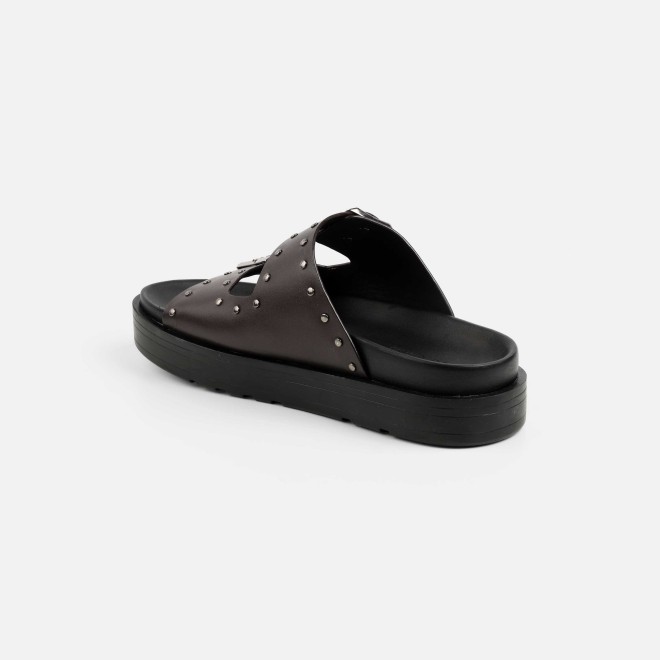 Mochi Men Brown Casual Slippers (SKU: 16-1322-12-42)