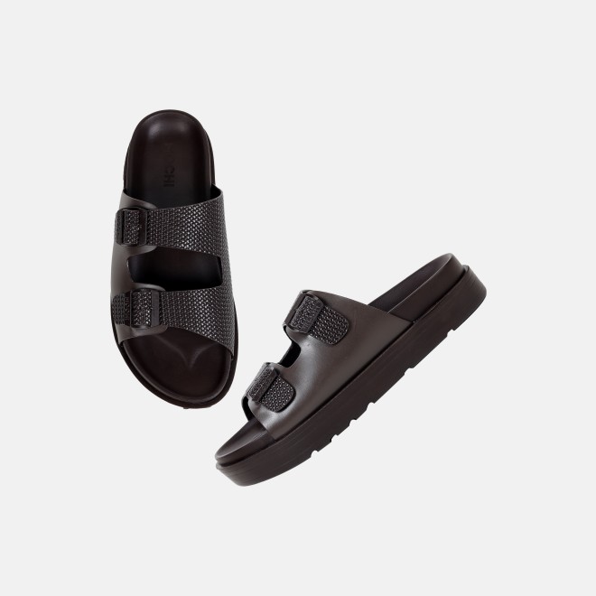 Mochi Men Brown Casual Slippers (SKU: 16-1324-12-40)