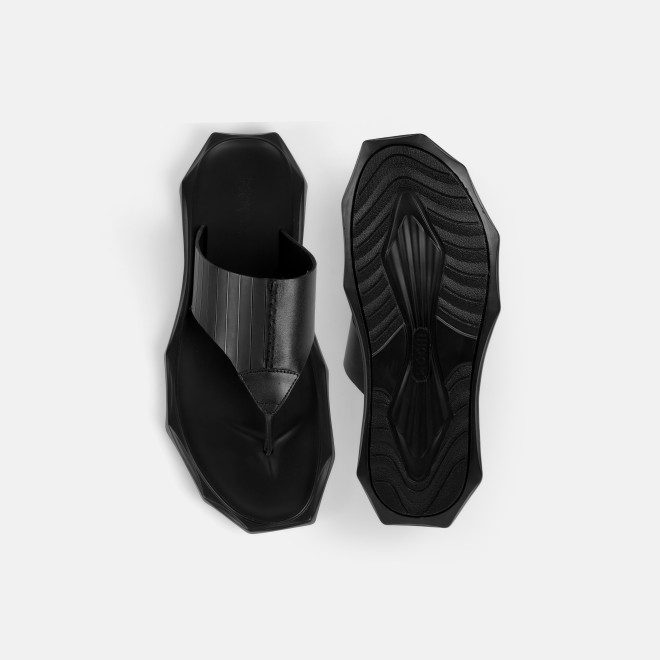 Mochi Men Black Casual Slippers (SKU: 16-1325-11-40)