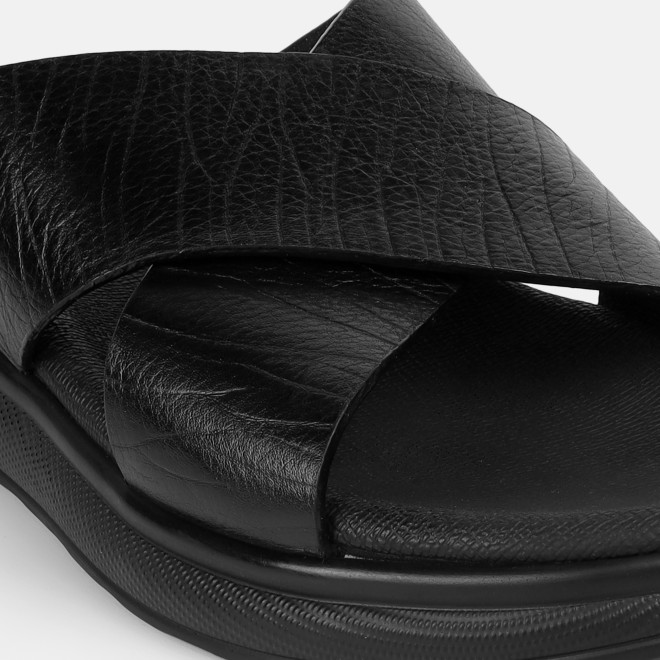Mochi Men Black Casual Slippers (SKU: 16-1343-11-40)