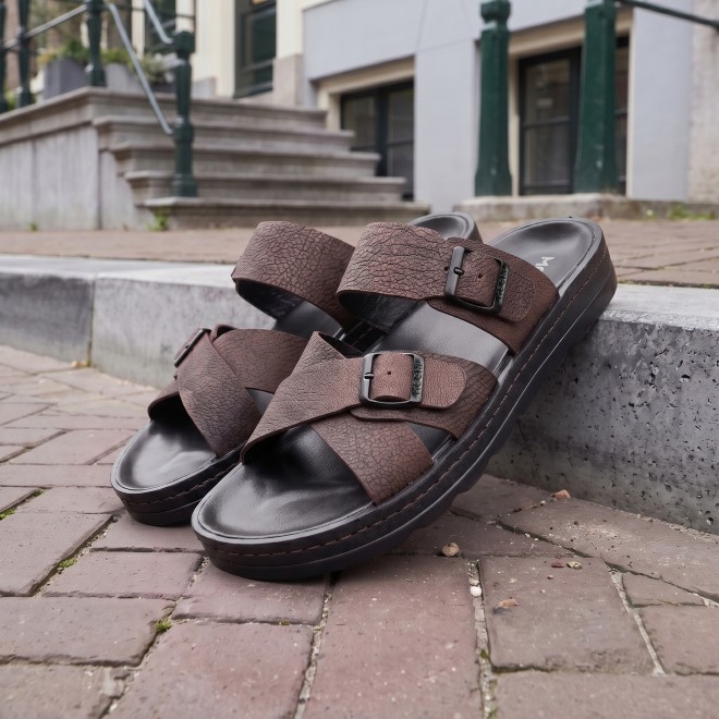 Mochi Men Brown Casual Slippers (SKU: 16-1372-12-40)