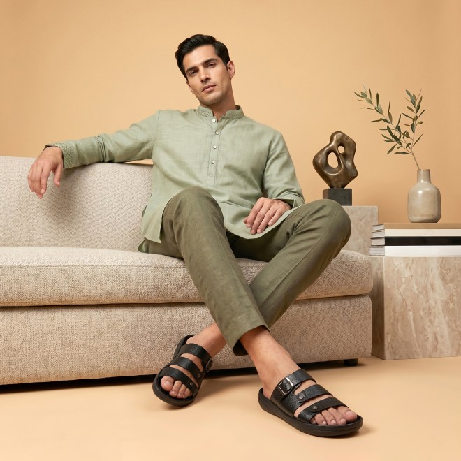 Mochi Men Black Casual Slippers (SKU: 16-1391-11-40) Mochi Men Black Casual Slippers (SKU: 16-1391-11-40)