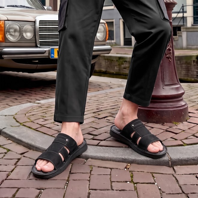 Mochi Men Black Casual Slippers (SKU: 16-1428-11-40)