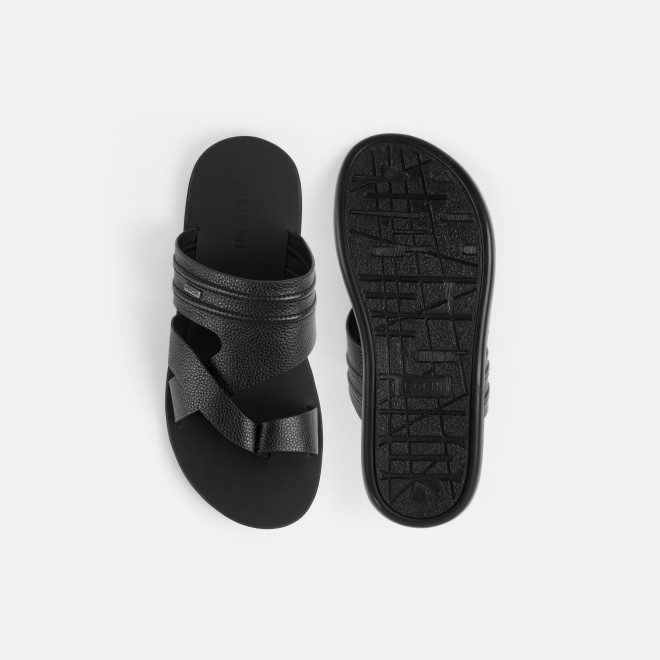 Mochi Men Black Casual Slippers (SKU: 16-1440-11-39)