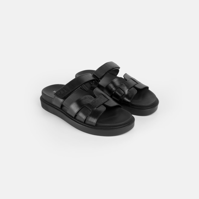 Mochi Men Black Casual Slippers (SKU: 16-1449-11-40)