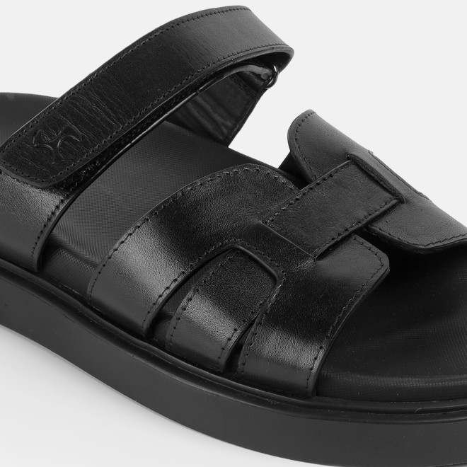 Mochi Men Black Casual Slippers (SKU: 16-1449-11-40)