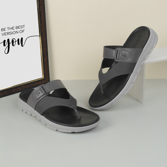 Mochi Men Grey Casual Slippers & Flip Flops