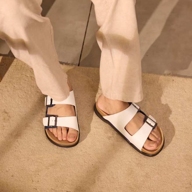 Mochi Men White-Blue Casual Slippers (SKU: 16-754-56-40)