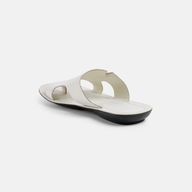 Mochi Men White Casual Slippers (SKU: 16-825-16-39)