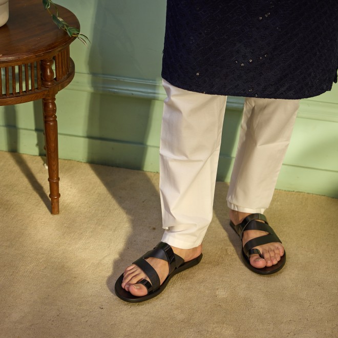 Mochi Men Black Casual Slippers (SKU: 16-870-11-40) Mochi Men Black Casual Slippers (SKU: 16-870-11-40)