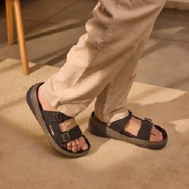 Mochi Men Black Casual Slip-Ons