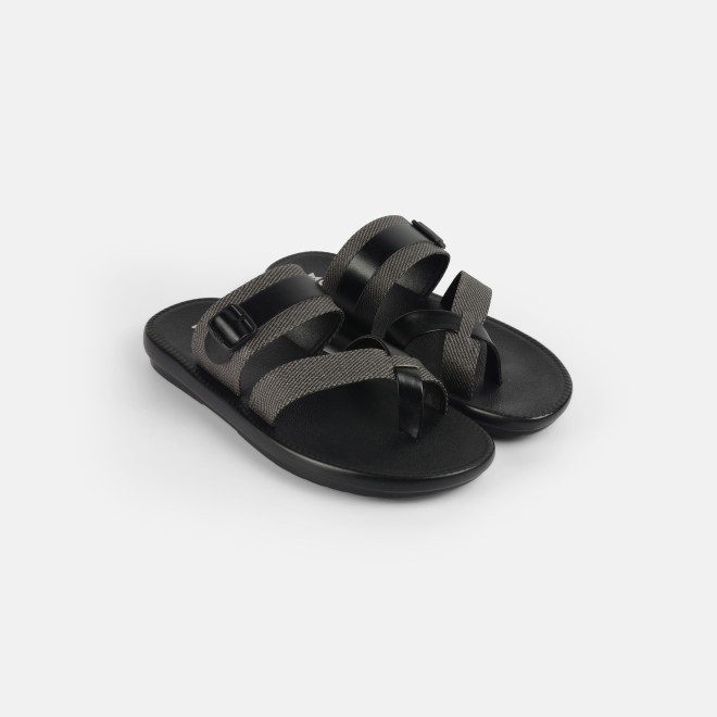 Mochi Men Black Casual Slippers (SKU: 16-901217-11-40)