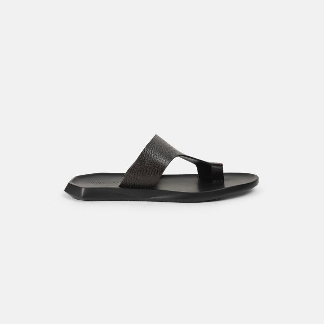 Mochi Men Brown Casual Slippers (SKU: 16-983-12-40) Mochi Men Brown Casual Slippers (SKU: 16-983-12-40)