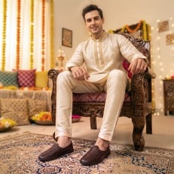 Mochi Men Tan Ethnic Jutis