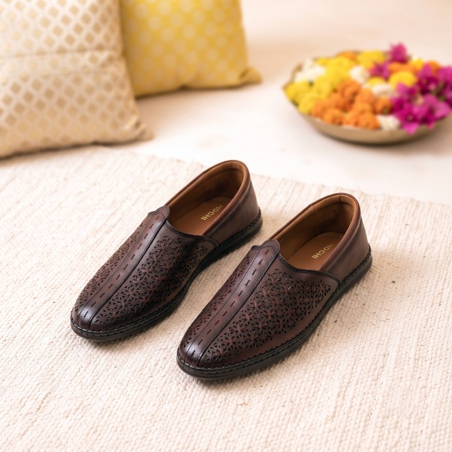 Mochi Men Tan Ethnic Jutis (SKU: 18-1234-23-39)