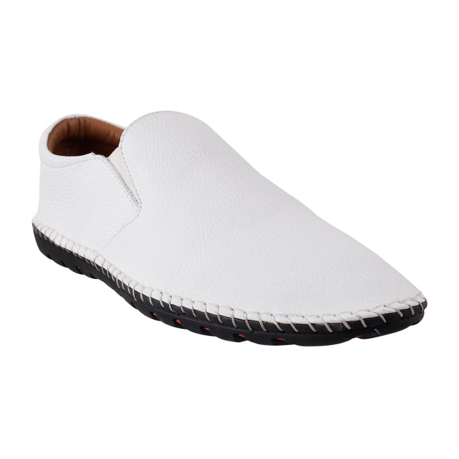 Mochi Men White Casual Moccasin