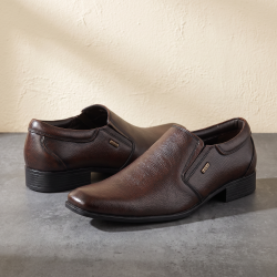 Mochi Men Brown Formal Moccasin