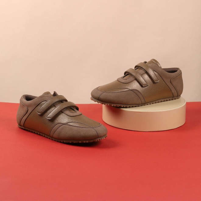 Bronze