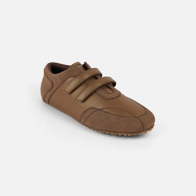 Mochi Women Bronze Casual Sneakers (SKU: 31-1077-46-36)