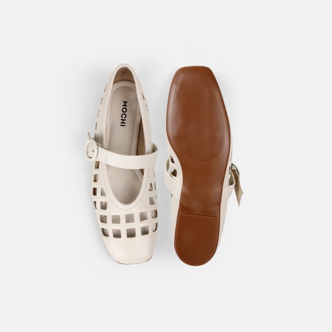 Mochi Women Off-white Casual Ballerinas (SKU: 31-1092-66-37)