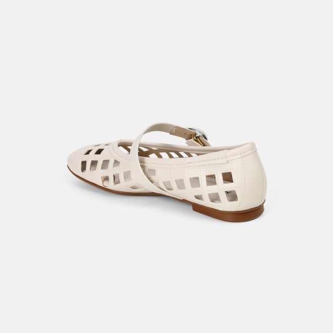 Mochi Women Off-white Casual Ballerinas (SKU: 31-1092-66-37)