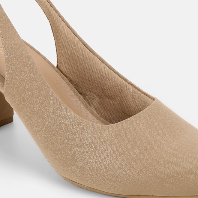 Mochi Women Gold Casual Sandals (SKU: 31-1139-15-37)