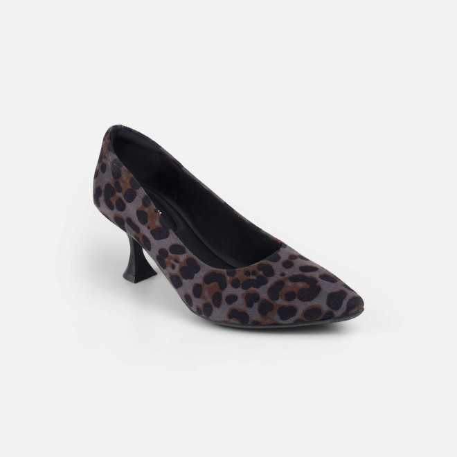 Mochi Women Black Casual Pumps (SKU: 31-1158-11-36)