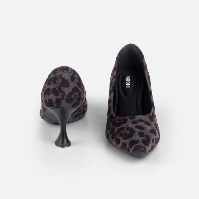Mochi Women Black Casual Pumps (SKU: 31-1158-11-36)