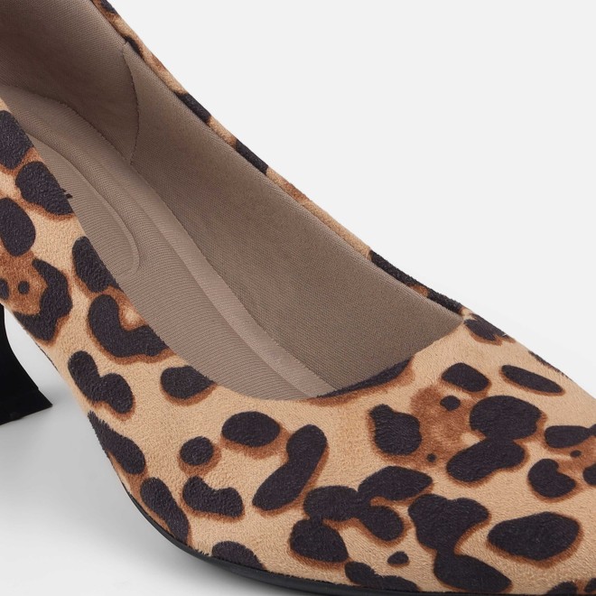 Mochi Women Beige Casual Pumps (SKU: 31-1158-20-36)