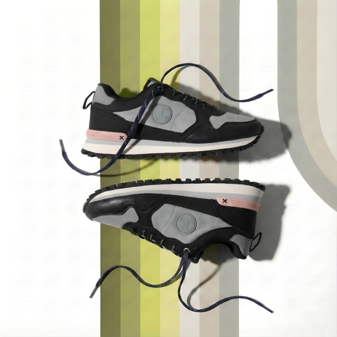 Mochi Women Black Sports Walking Shoes