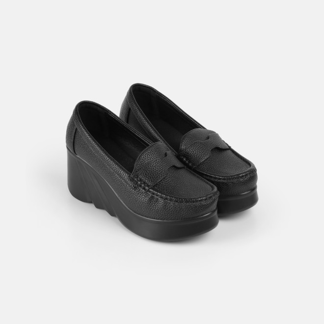 Mochi Women Black Casual Loafers (SKU: 31-1314-11-36)
