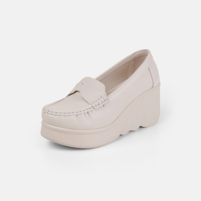 Mochi Women Beige Casual Loafers (SKU: 31-1314-20-36)