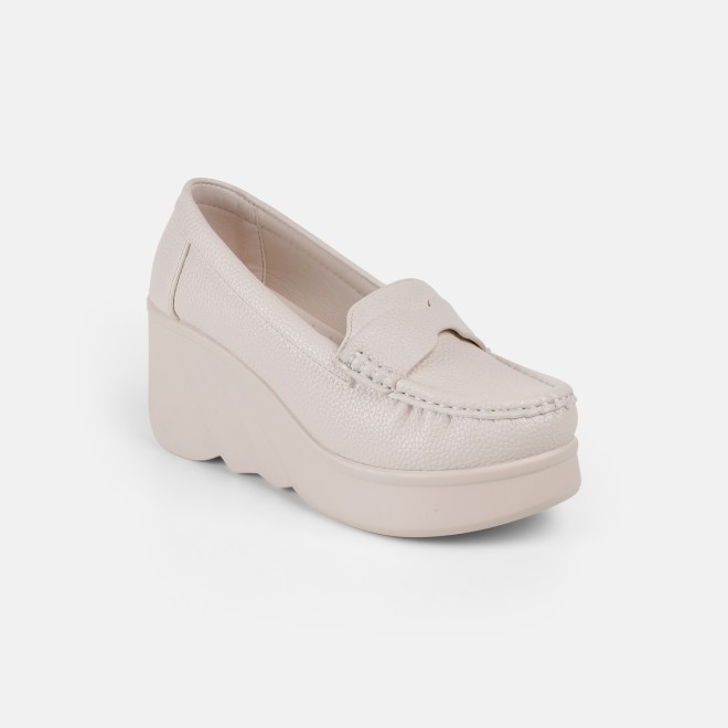 Mochi Women Beige Casual Loafers (SKU: 31-1314-20-36)