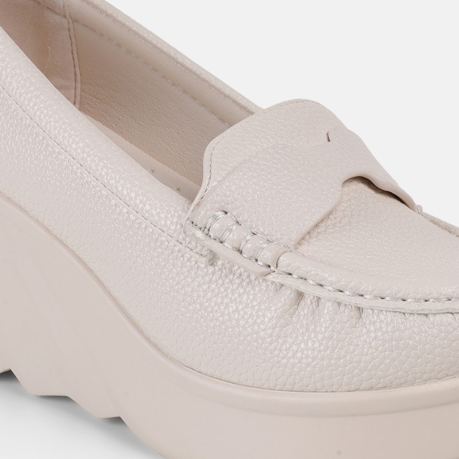 Mochi Women Beige Casual Loafers (SKU: 31-1314-20-36)