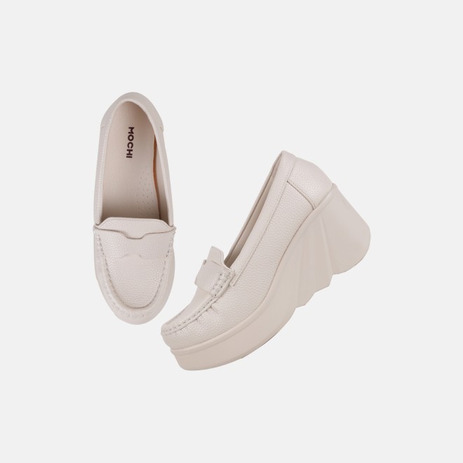 Mochi Women Beige Casual Loafers (SKU: 31-1314-20-36)