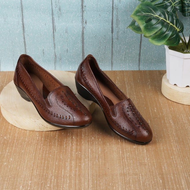 Mochi Women Tan Casual Slip Ons