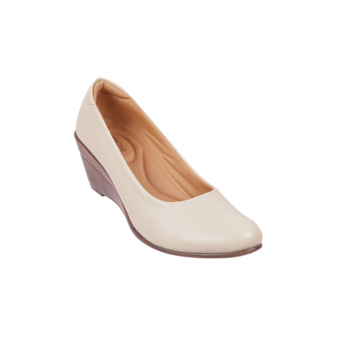 Mochi Women Beige Casual Ballerinas (SKU: 31-335-20-39)