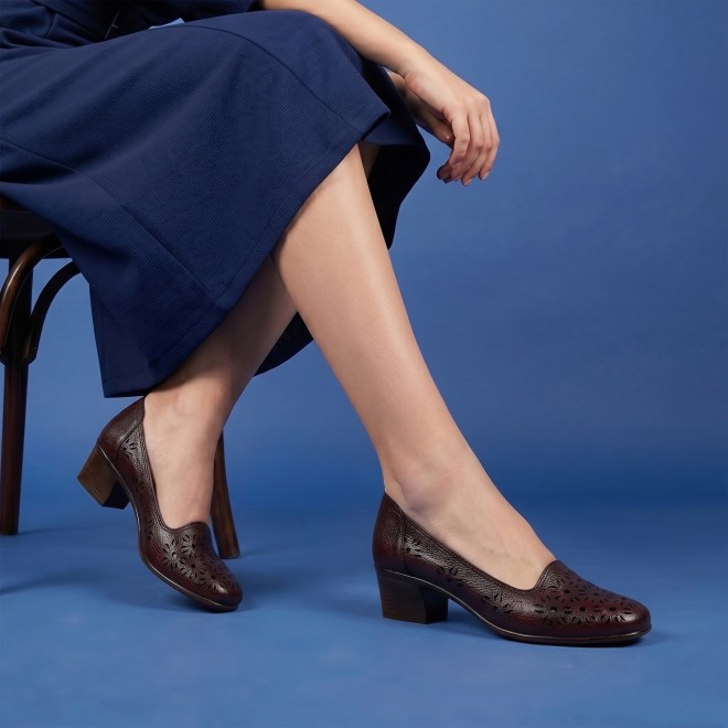 Mochi Women Maroon Formal Pumps (SKU: 31-753-44-37)