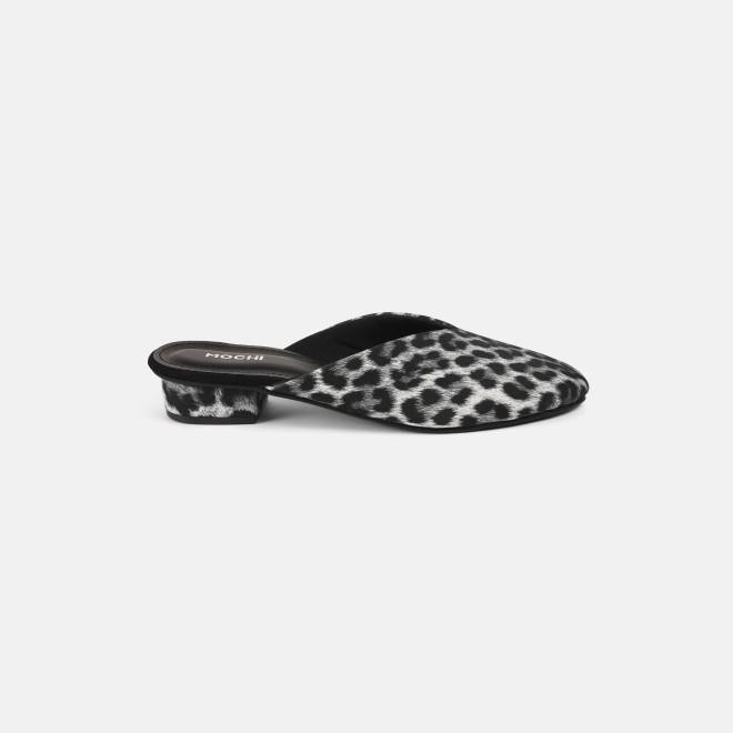 Mochi Women Black Casual Slip Ons (SKU: 31-847-11-37)